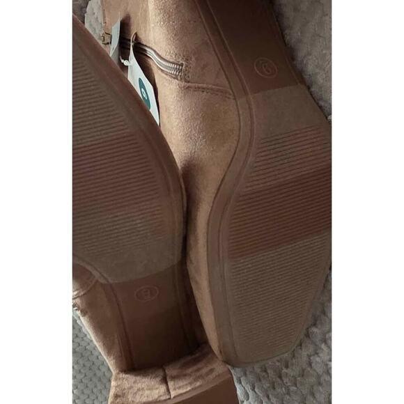 A NEW DAY size 9 Boots - Picture 3 of 7